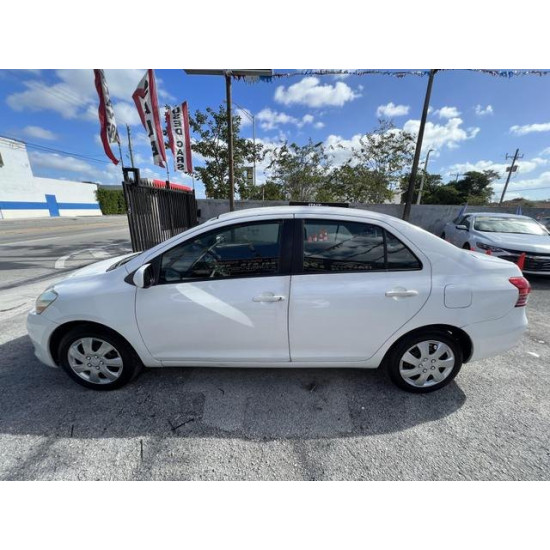 2012 TOYOTA YARIS  4-CYL, 1.5 LITER