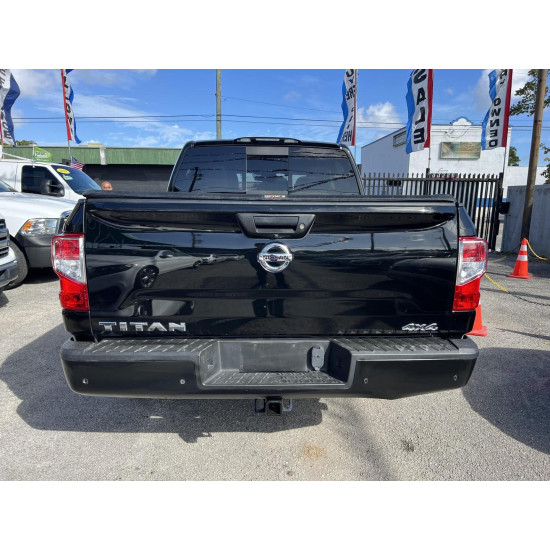 2020 NISSAN TITAN CREW CAB  V8, 5.6 LITER