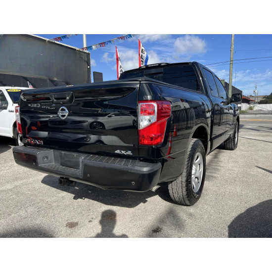 2020 NISSAN TITAN CREW CAB  V8, 5.6 LITER